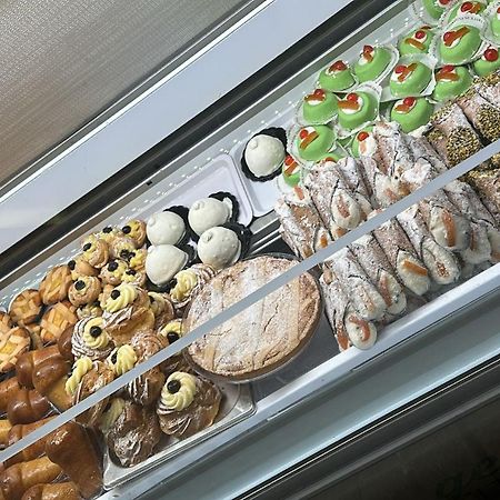 トレント Michelangelo House Bed & Breakfast エクステリア 写真