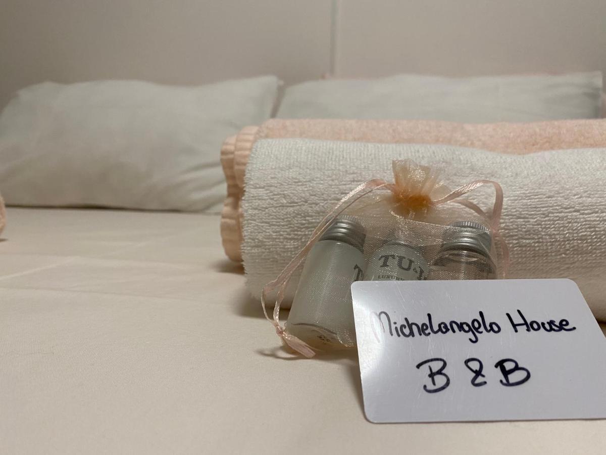 トレント Michelangelo House Bed & Breakfast エクステリア 写真
